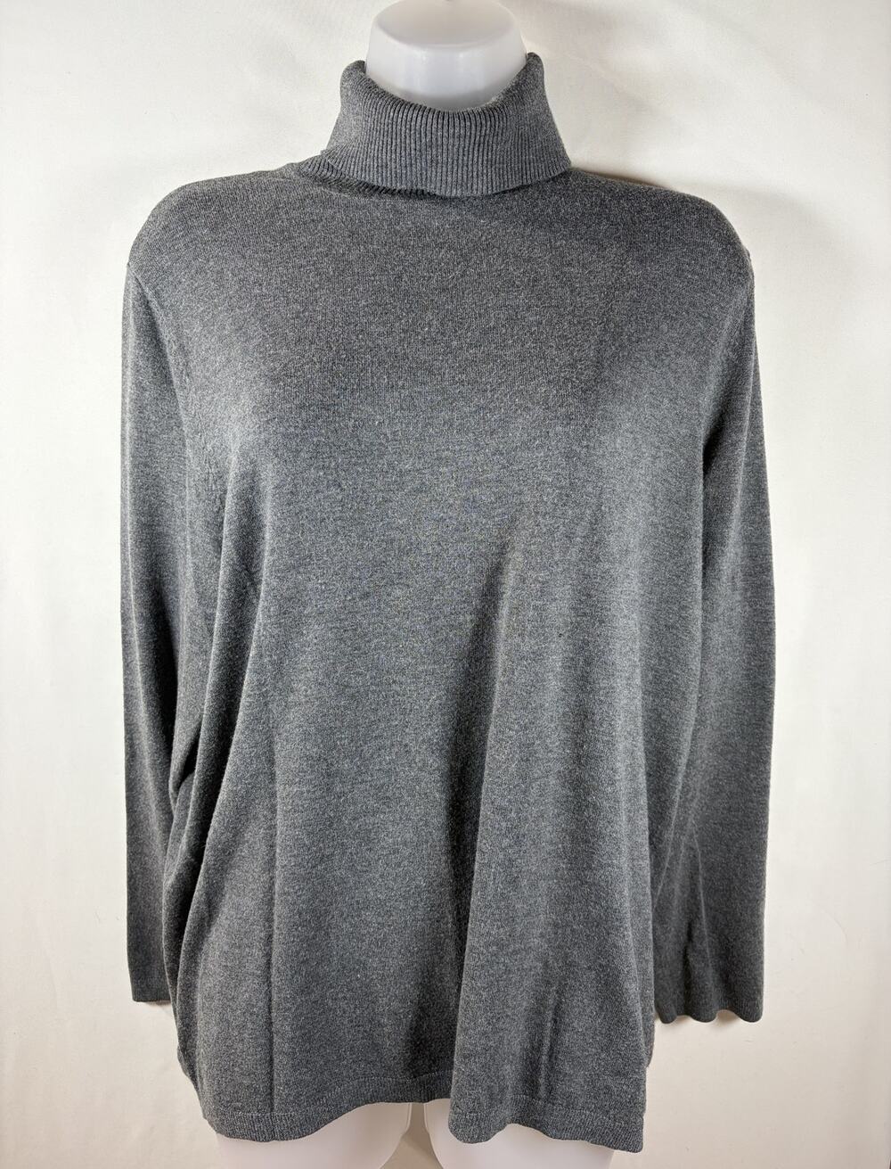 Chico's Gray Turtleneck Size 3 (large) EUC